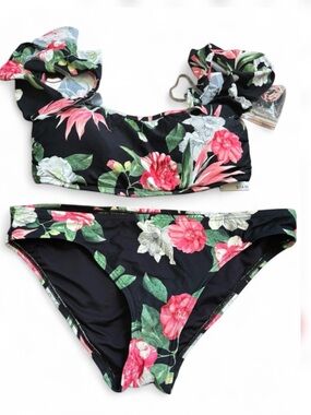 Vince Camuto "Blossom” off-the-shoulder bikini top, low-rise bikini bottom. M